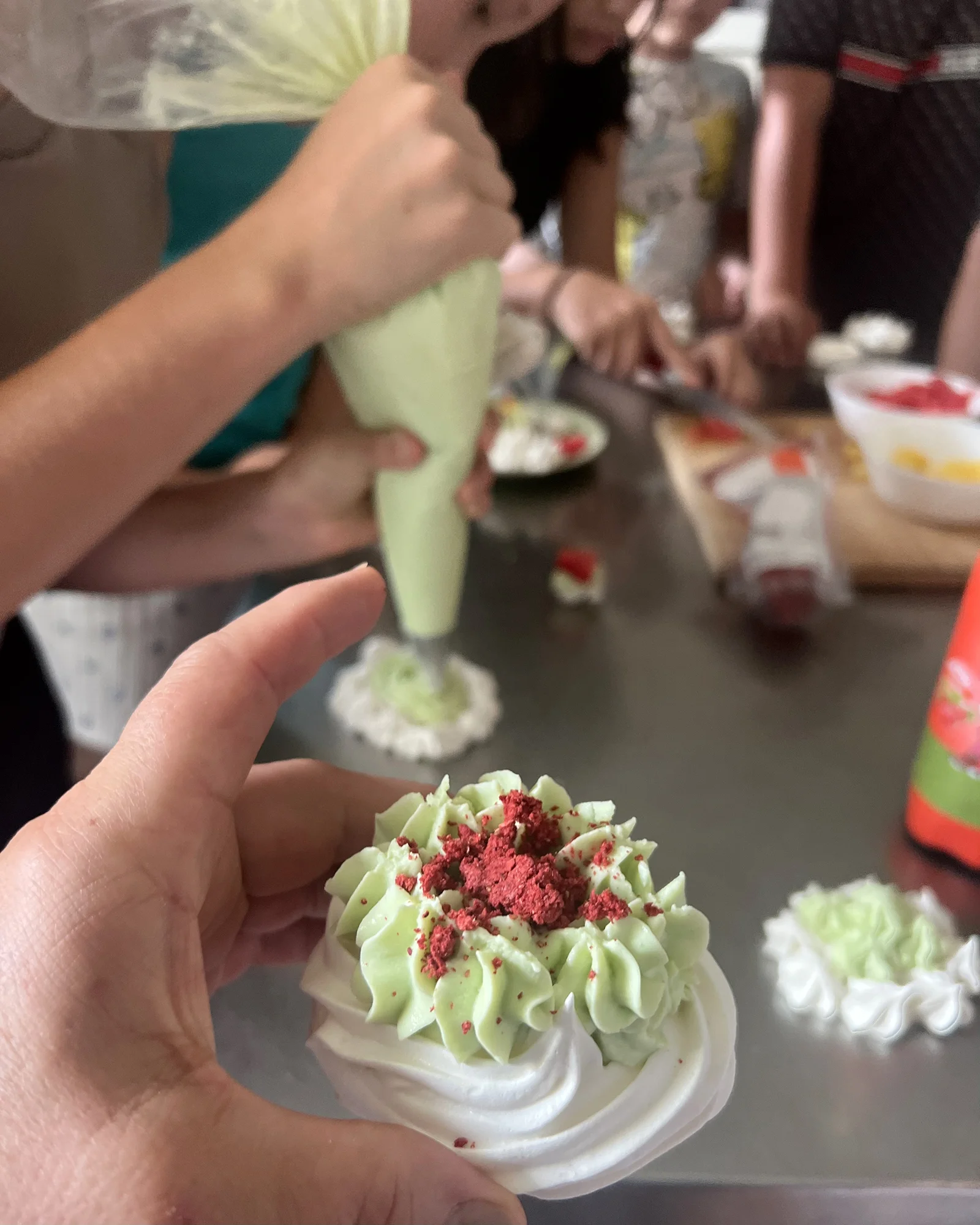 Matcha culinary v krému pro dort Pavlova - plnění