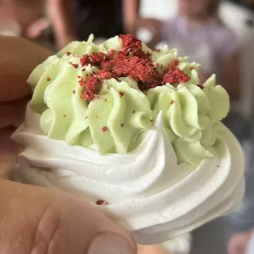 Recept: Dort Pavlova s matcha krémem